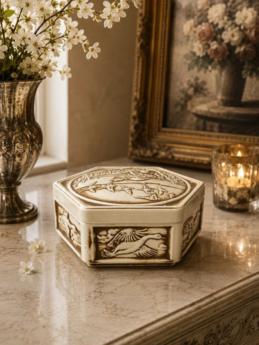 Vintage Geese Ducks Hunting Scene Ceramic Vanity Jewelry Trinket Box